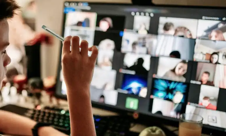 リモートワーク、リモート会議に