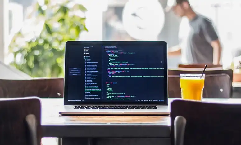 カフェでノマドワーク